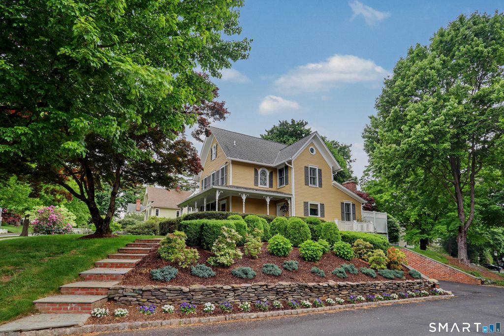 36 Catoonah Street 18, Ridgefield, CT 06877