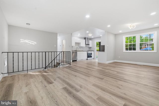6301 LINUS DR, Baltimore, MD 21207