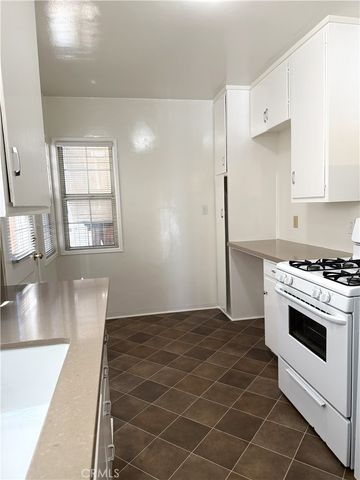 143 Pomona, Long Beach, CA 90803