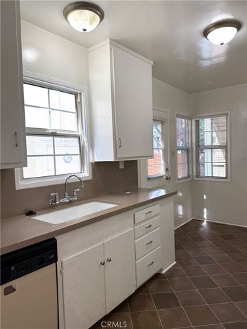 143 Pomona, Long Beach, CA 90803