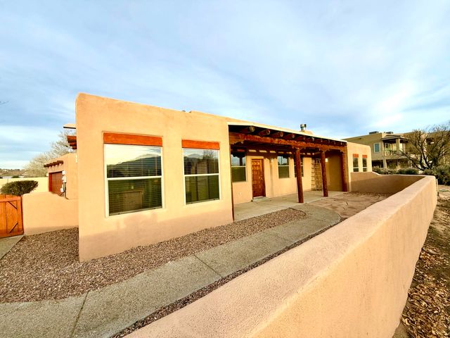 537 Dandelion Road, Corrales, NM 87048