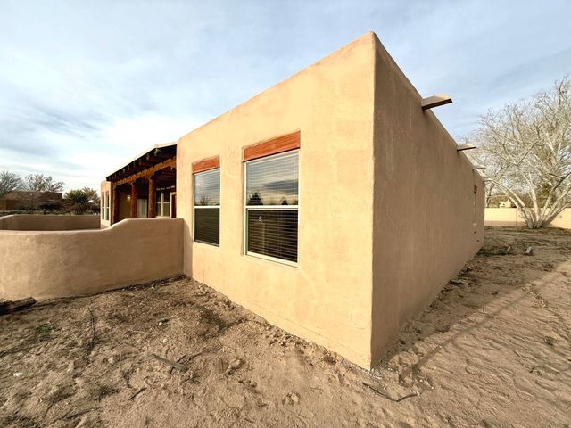 537 Dandelion Road, Corrales, NM 87048