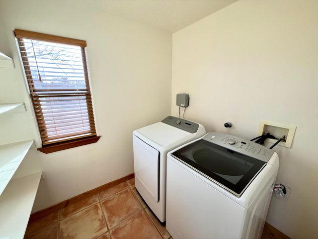 537 Dandelion Road, Corrales, NM 87048