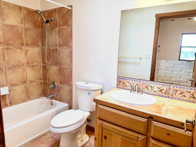 537 Dandelion Road, Corrales, NM 87048