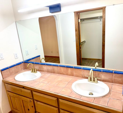 537 Dandelion Road, Corrales, NM 87048