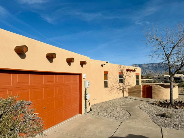 537 Dandelion Road, Corrales, NM 87048