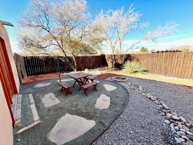 537 Dandelion Road, Corrales, NM 87048