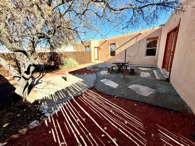 537 Dandelion Road, Corrales, NM 87048