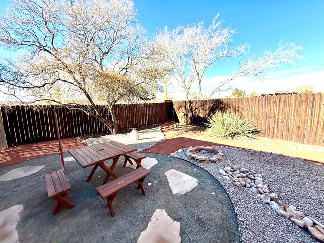 537 Dandelion Road, Corrales, NM 87048