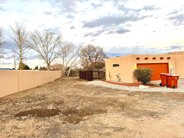 537 Dandelion Road, Corrales, NM 87048