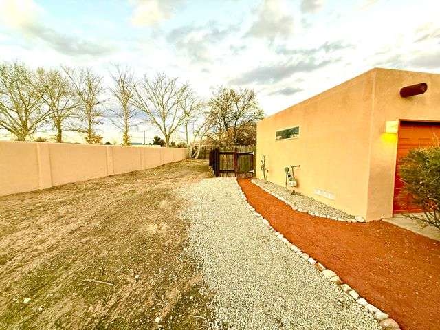 537 Dandelion Road, Corrales, NM 87048