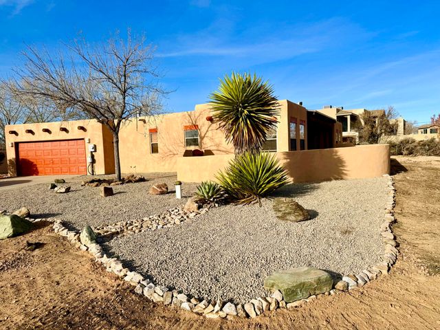 537 Dandelion Road, Corrales, NM 87048