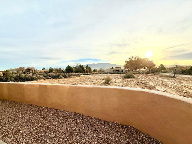 537 Dandelion Road, Corrales, NM 87048