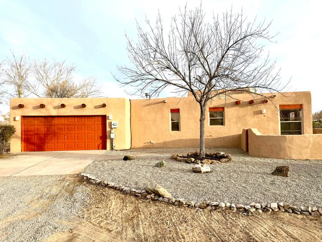 537 Dandelion Road, Corrales, NM 87048