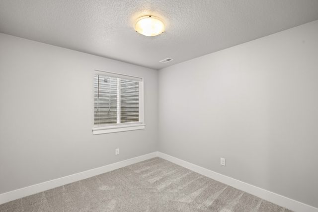 15215 Deerview Drive, Urbandale, IA 50323