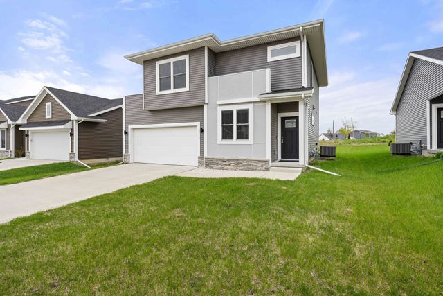 15215 Deerview Drive, Urbandale, IA 50323