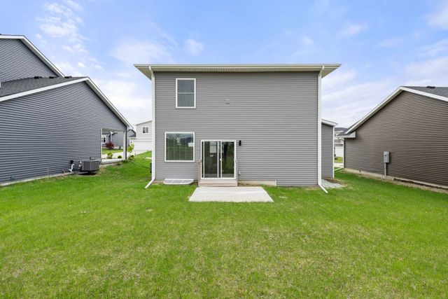 15215 Deerview Drive, Urbandale, IA 50323