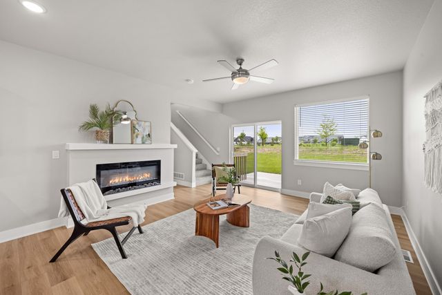 15215 Deerview Drive, Urbandale, IA 50323
