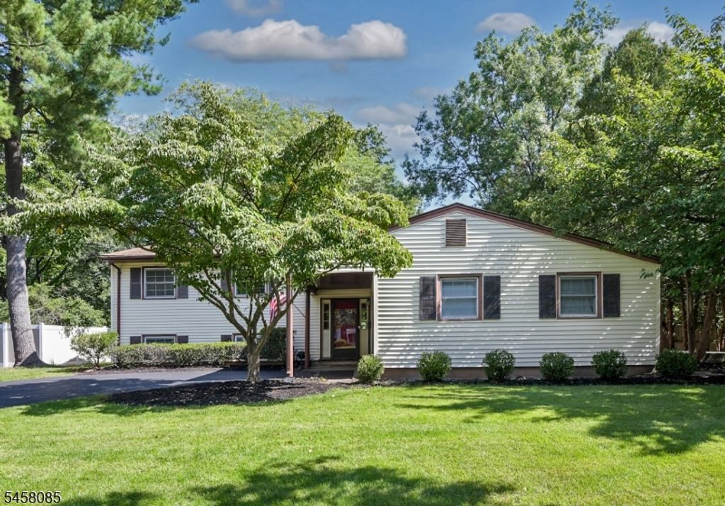 21 Heinrich Rd, Franklin Twp., NJ 08873 — photo 2