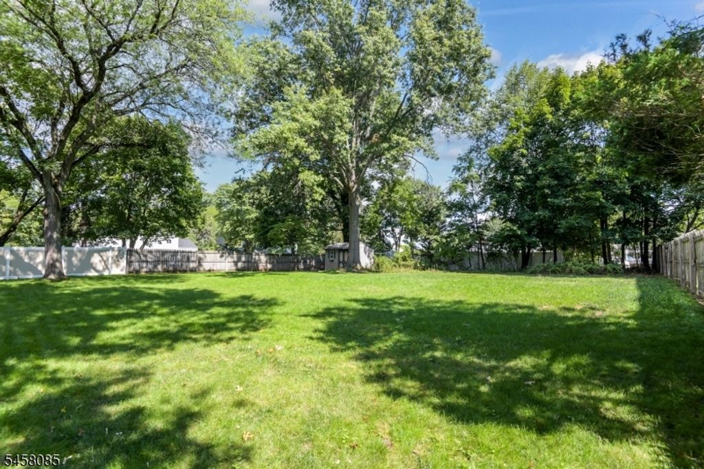 21 Heinrich Rd, Franklin Twp., NJ 08873 — photo 3