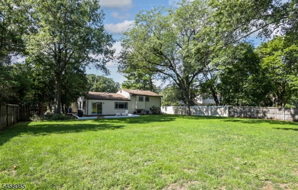 21 Heinrich Rd, Franklin Twp., NJ 08873 — photo 4