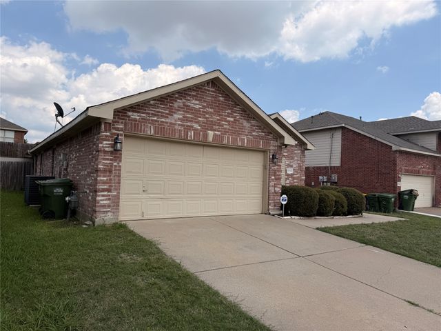 6744 Geyser Trail, Watauga, TX 76137
