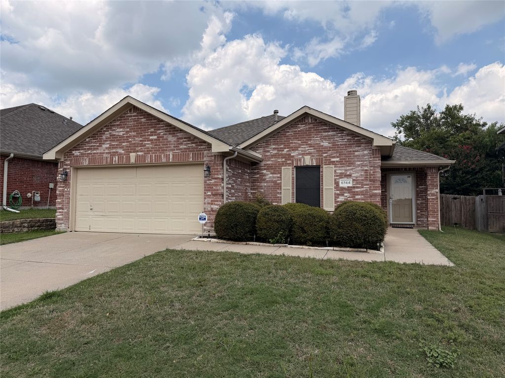 6744 Geyser Trail, Watauga, TX 76137