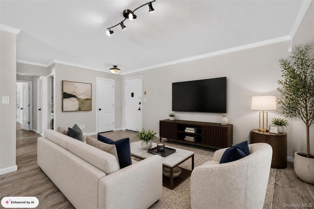 175 Maple Avenue 2M, Westbury, NY 11590 — photo 4