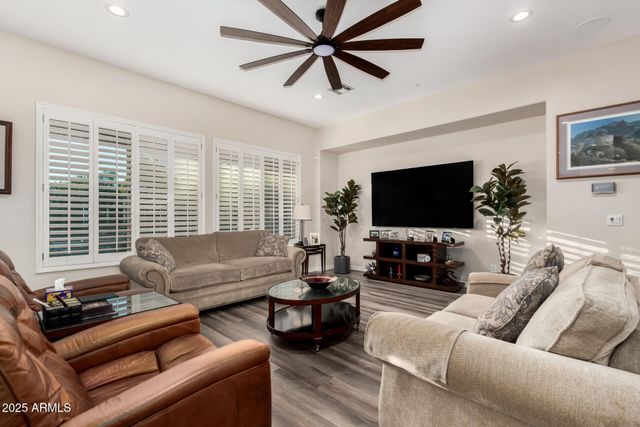 4390 S WHITE Drive, Chandler, AZ 85249