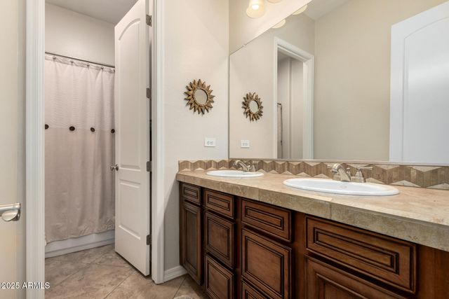 4390 S WHITE Drive, Chandler, AZ 85249