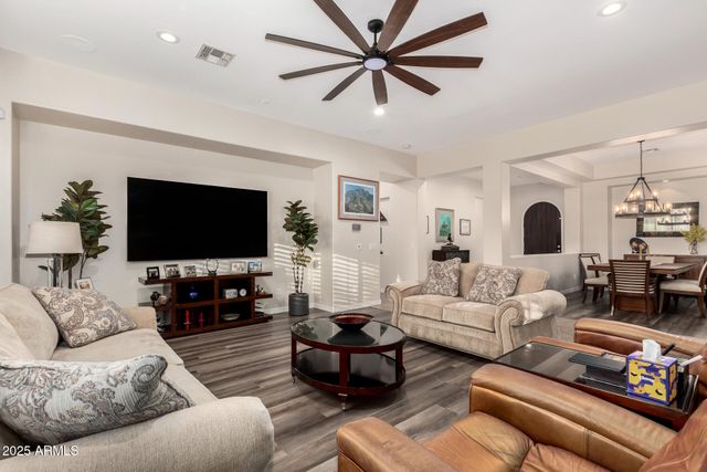 4390 S WHITE Drive, Chandler, AZ 85249