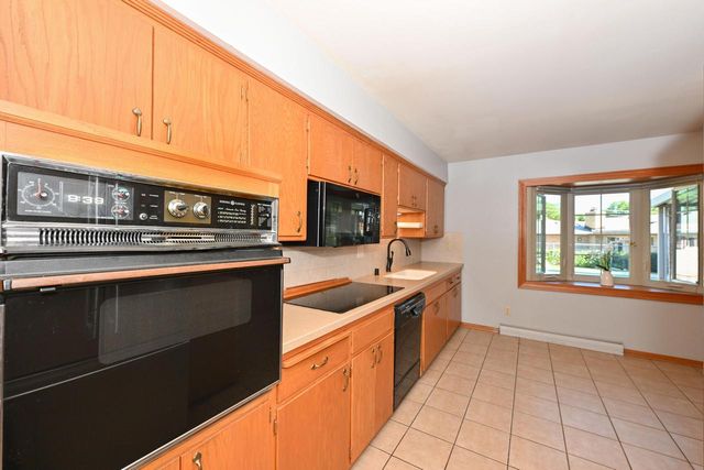 1710 Poplar AVENUE, South Milwaukee, WI 53172