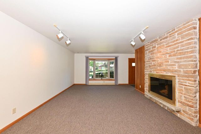 1710 Poplar AVENUE, South Milwaukee, WI 53172