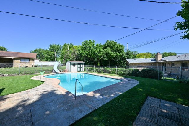 1710 Poplar AVENUE, South Milwaukee, WI 53172