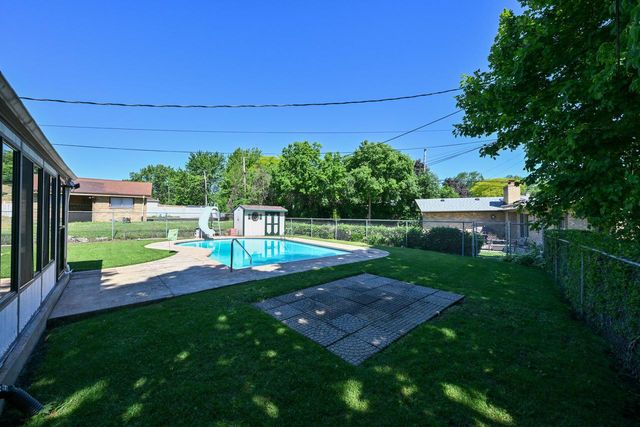 1710 Poplar AVENUE, South Milwaukee, WI 53172