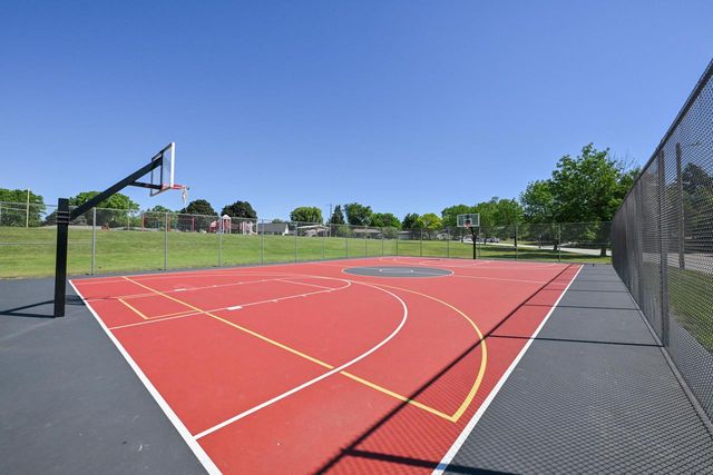 1710 Poplar AVENUE, South Milwaukee, WI 53172