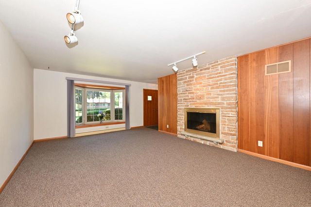 1710 Poplar AVENUE, South Milwaukee, WI 53172