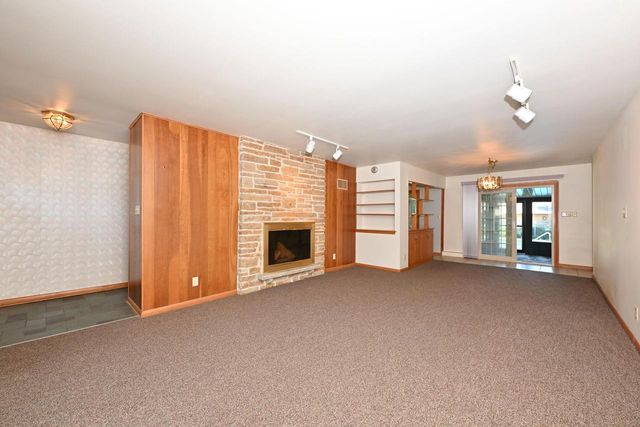 1710 Poplar AVENUE, South Milwaukee, WI 53172