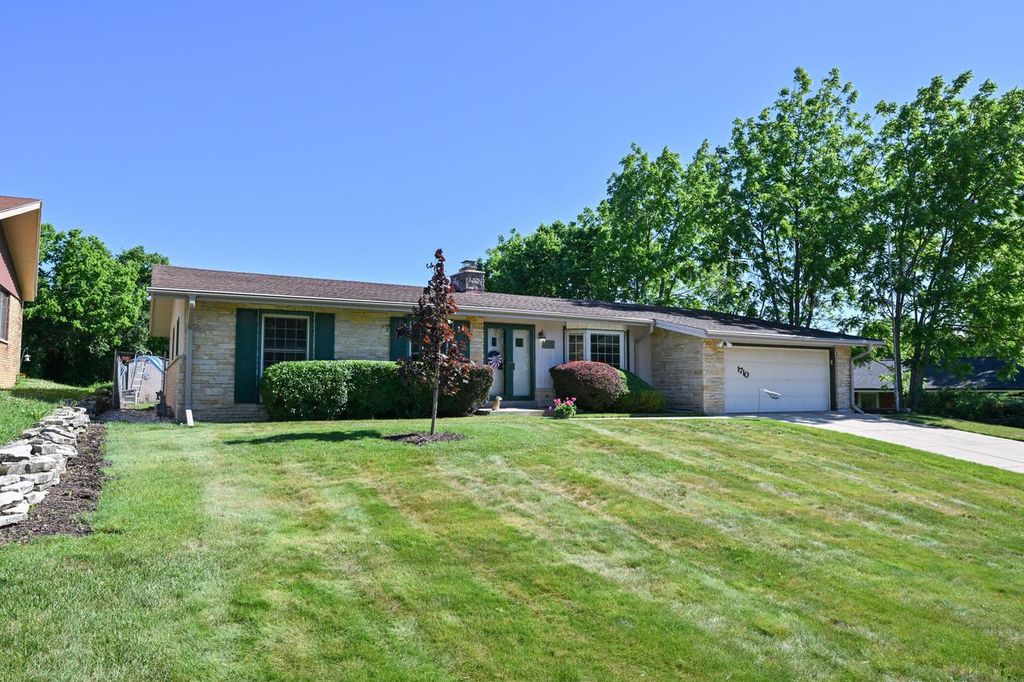 1710 Poplar AVENUE, South Milwaukee, WI 53172