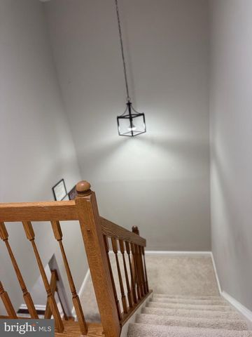 16922 POINT PLEASANT LN, Dumfries, VA 22026