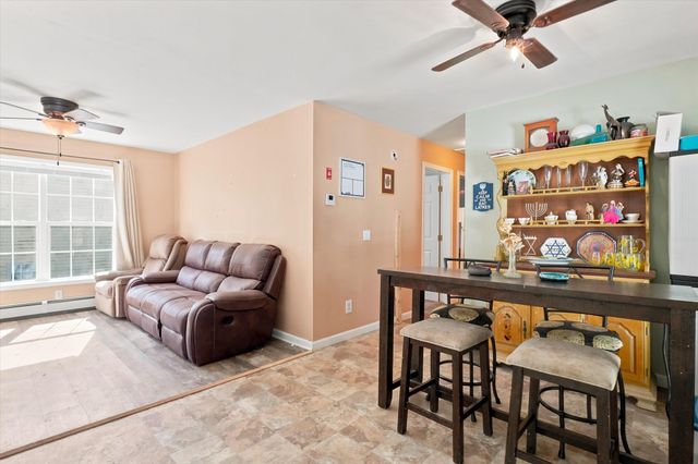21 Browns Brook Rd, Webster, MA 01570