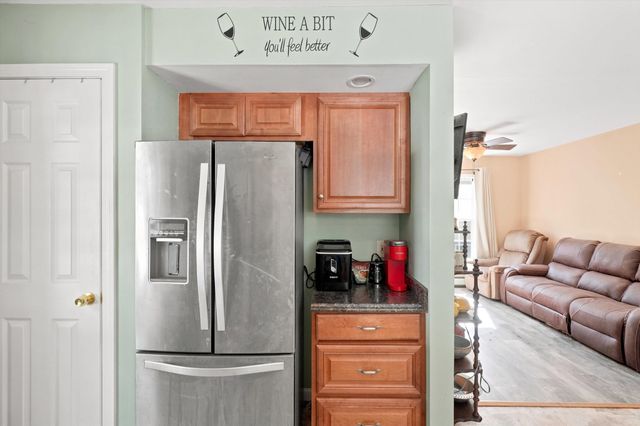 21 Browns Brook Rd, Webster, MA 01570