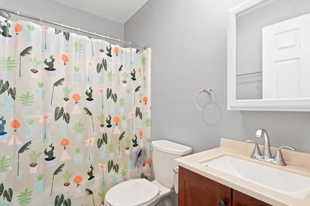 21 Browns Brook Rd, Webster, MA 01570