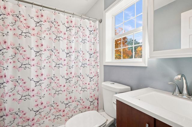 21 Browns Brook Rd, Webster, MA 01570