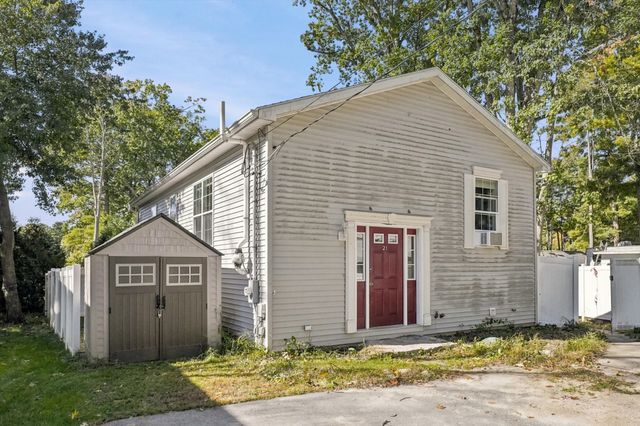 21 Browns Brook Rd, Webster, MA 01570