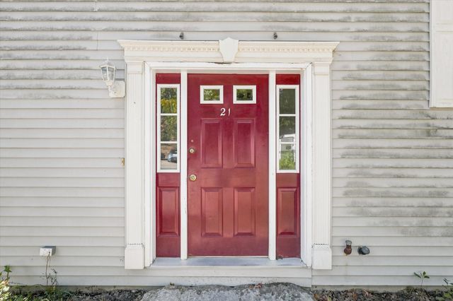 21 Browns Brook Rd, Webster, MA 01570