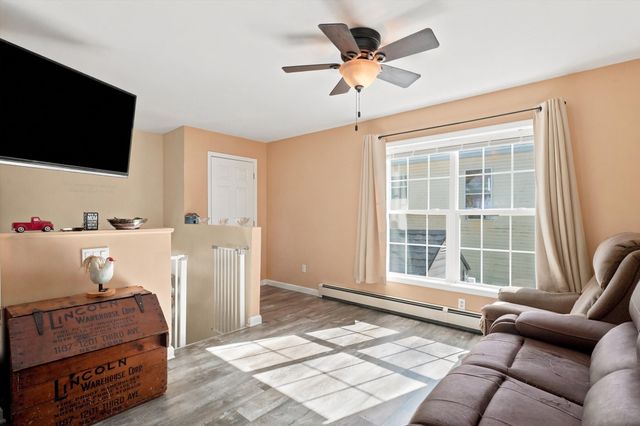 21 Browns Brook Rd, Webster, MA 01570