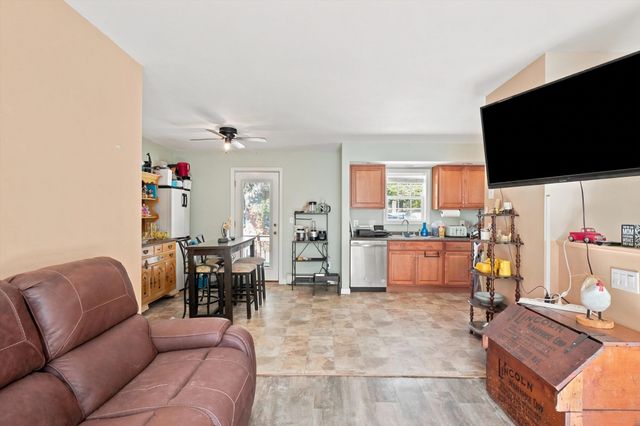 21 Browns Brook Rd, Webster, MA 01570