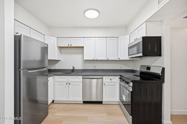 2844 E MARCONI Avenue 101, Phoenix, AZ 85032
