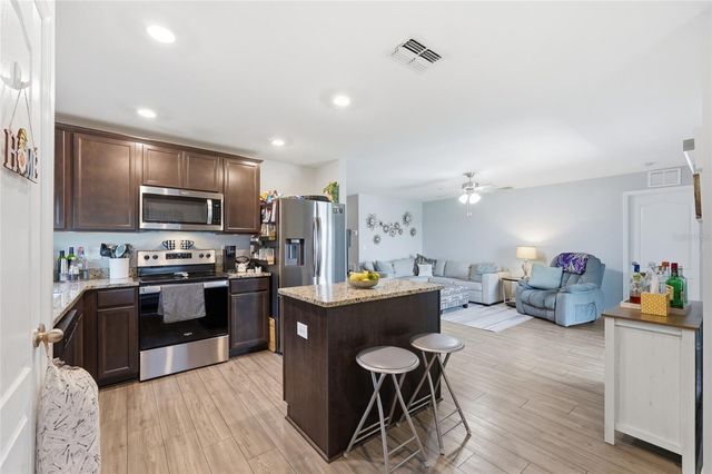 1607 SWAN LAKE CIRCLE, Dundee, FL 33838